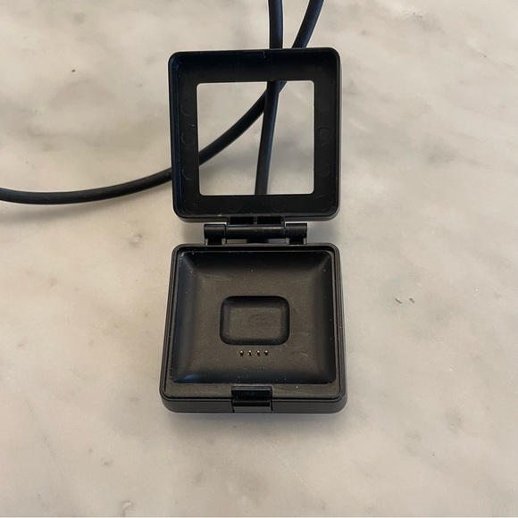 ☀️SALE☀️Fitbit Blaze with charger and bands - Picture 8 of 15